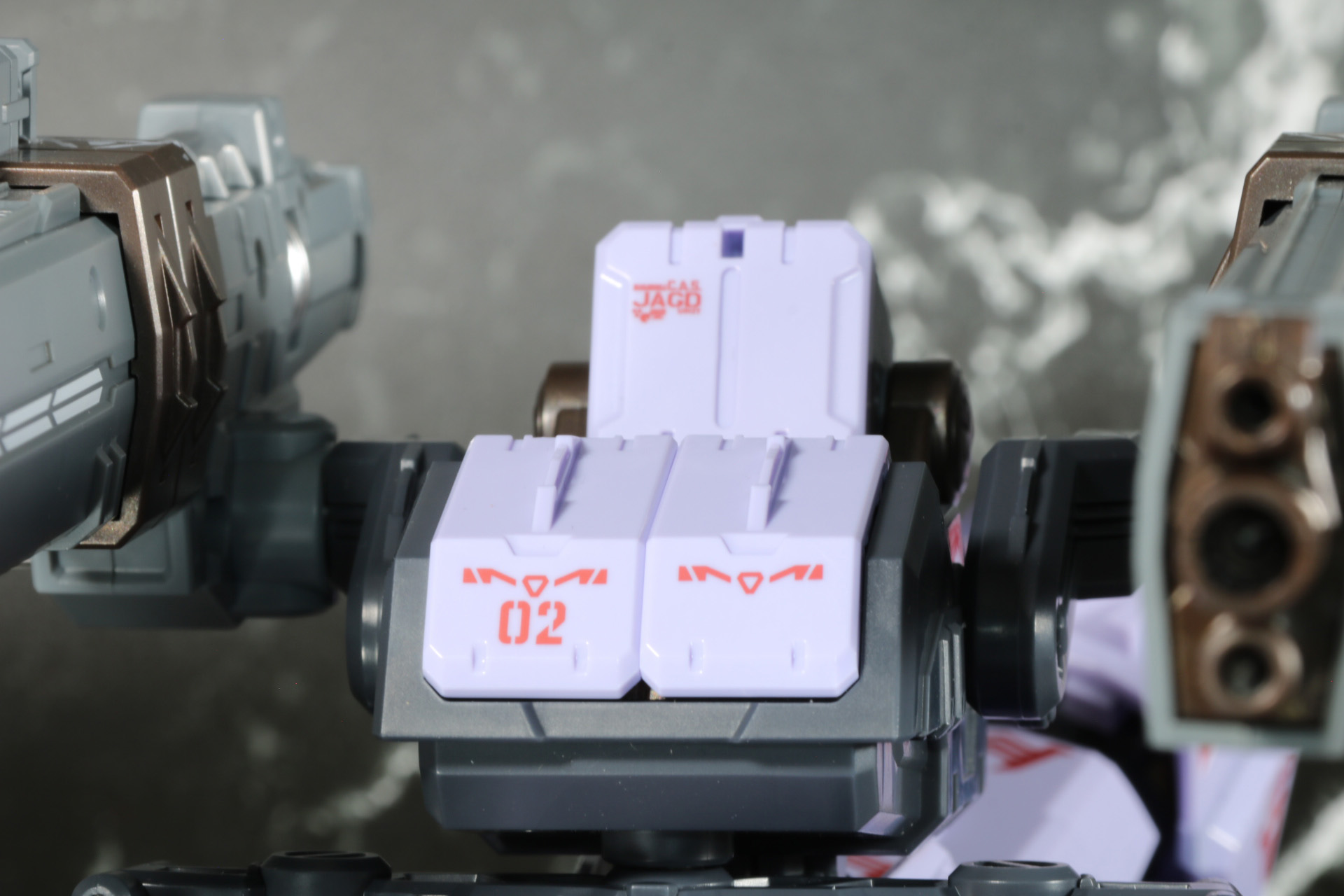 背部ユニットのミサイルポッド