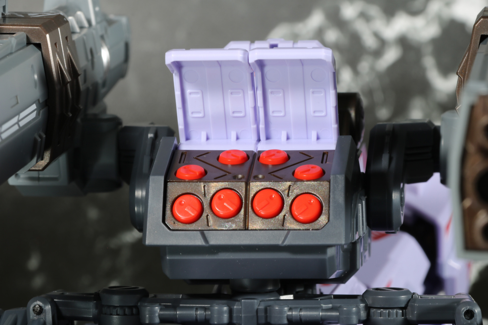 左右のカバーが展開