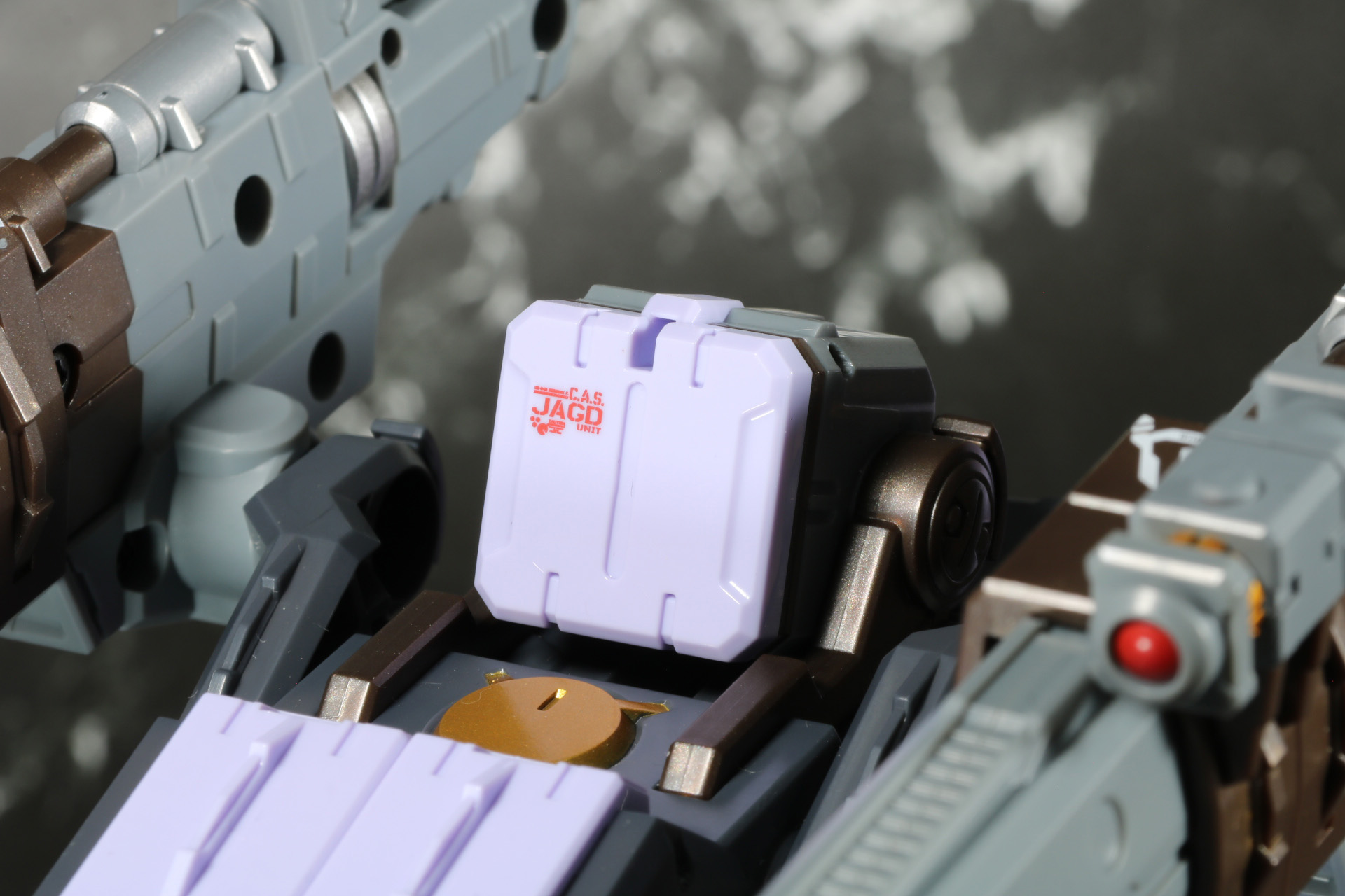 後部のミサイルポッド