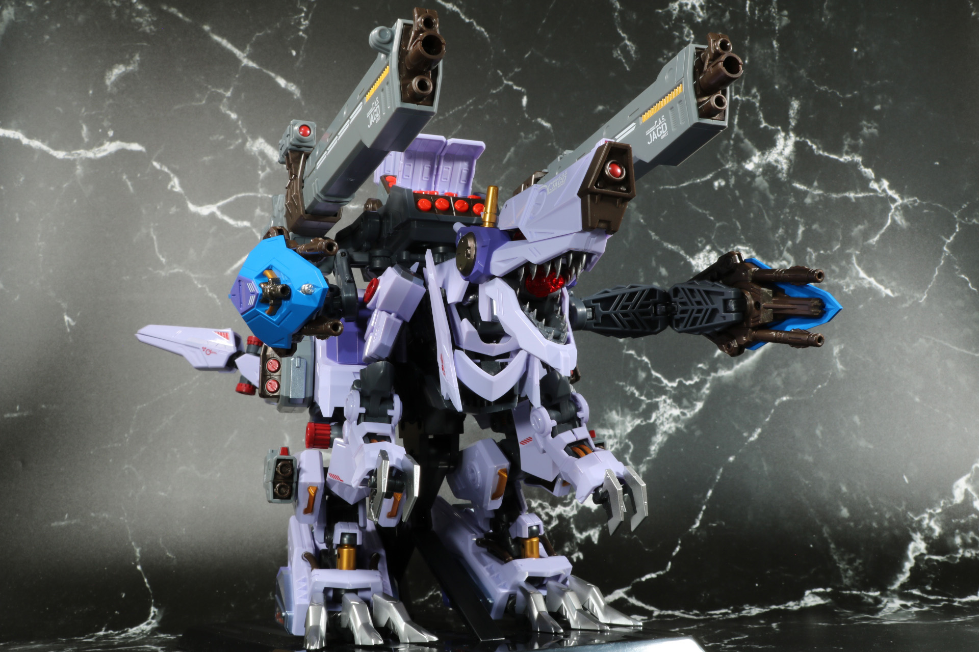 一斉射撃による大迫力のポージング