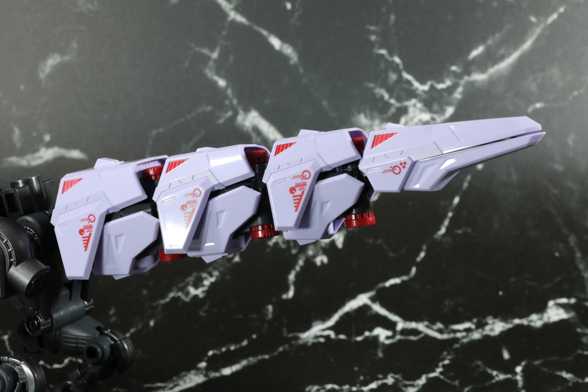 尻尾にアーマーを装着