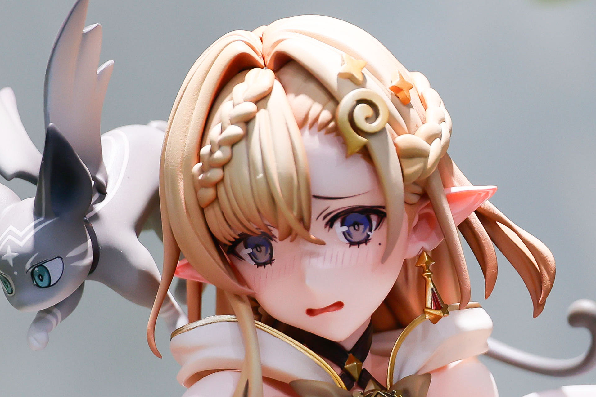 こちらは特典版に付属している困り顔パーツの表情だ