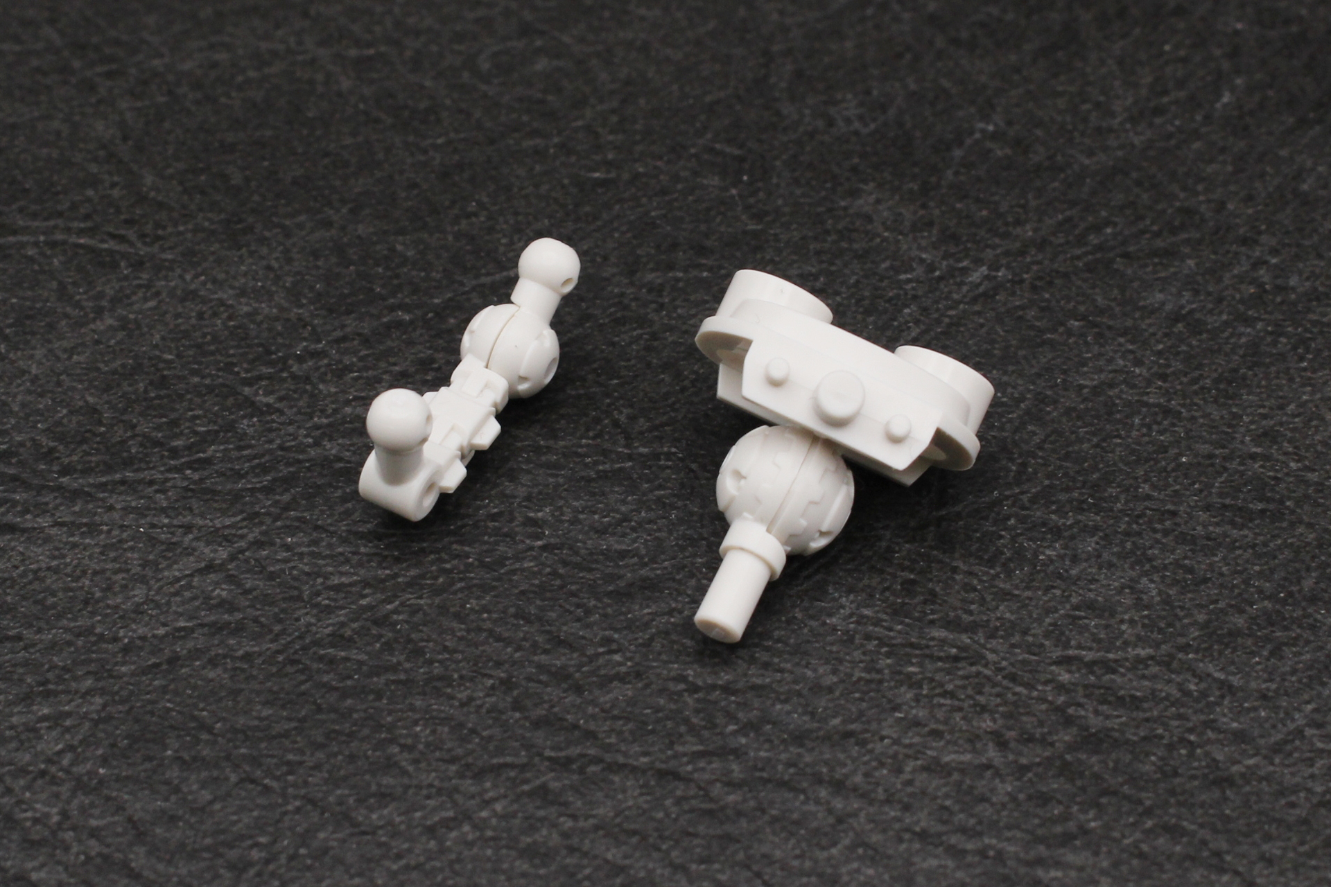 首と胸部内のジョイントを組み立てる