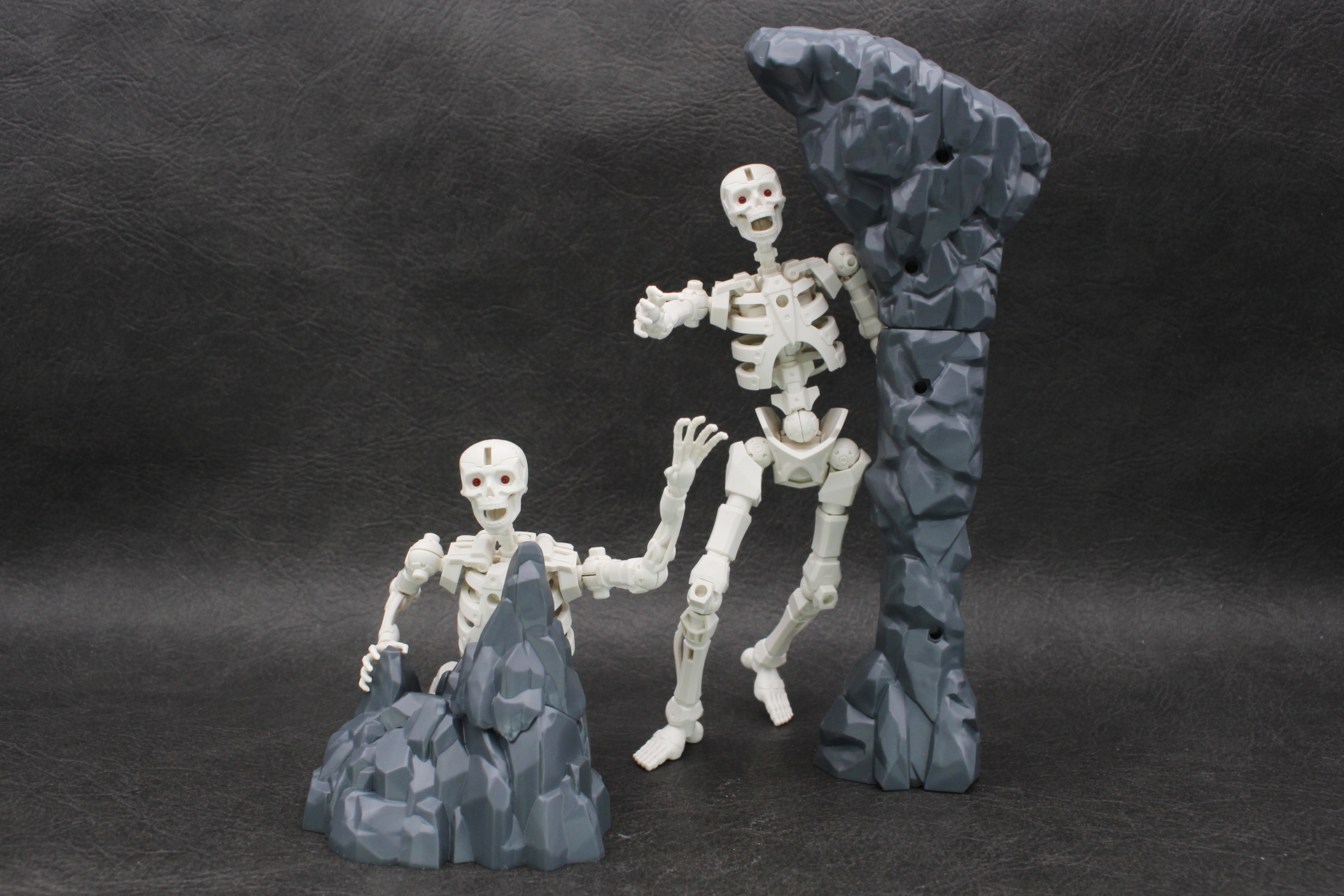 「30MF カスタマイズストラクチャー2」の石柱や岩を置いて、ダンジョン風の情景を再現