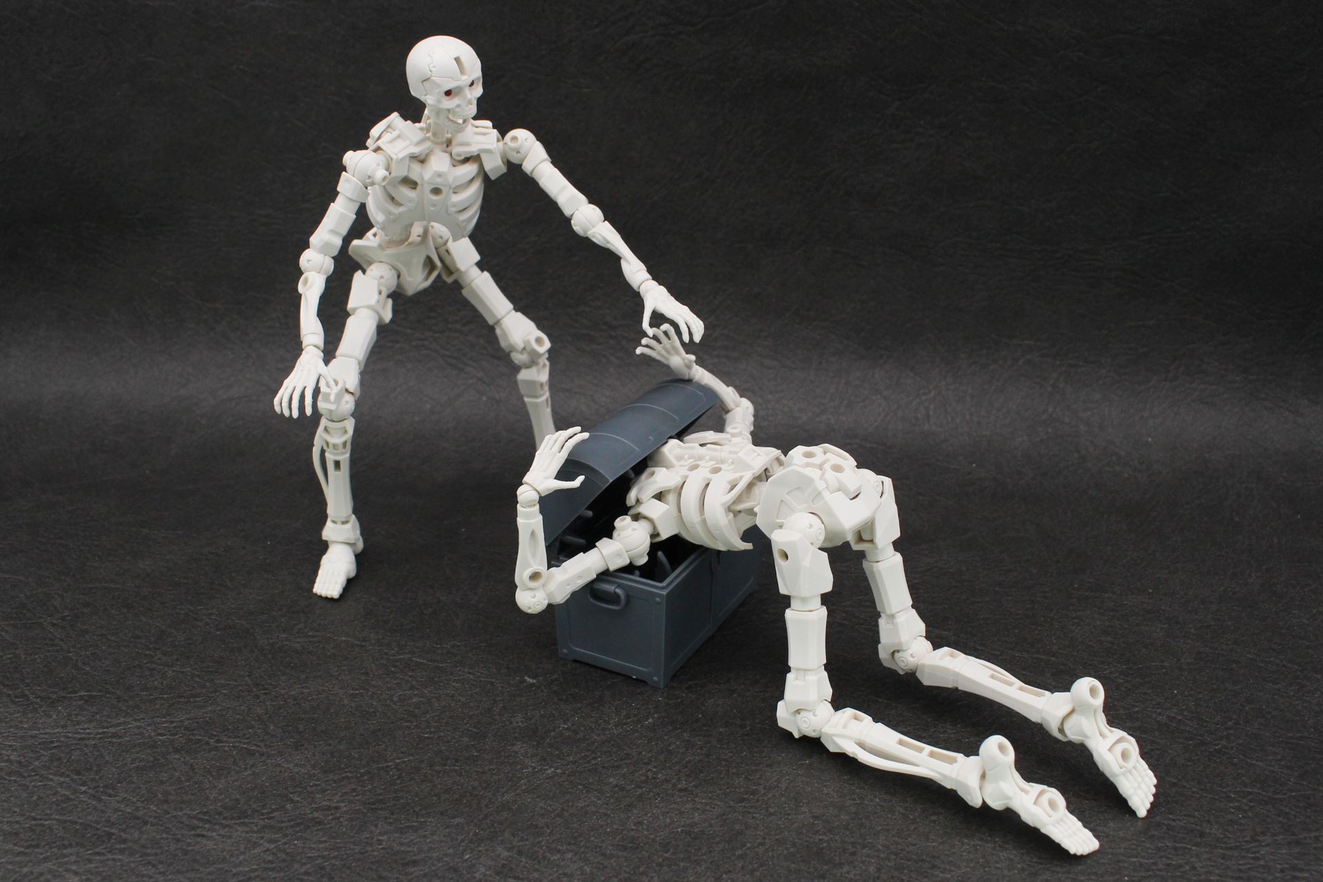 各部の可動や取り外しができることにより、ネタ要員としても活躍しそう