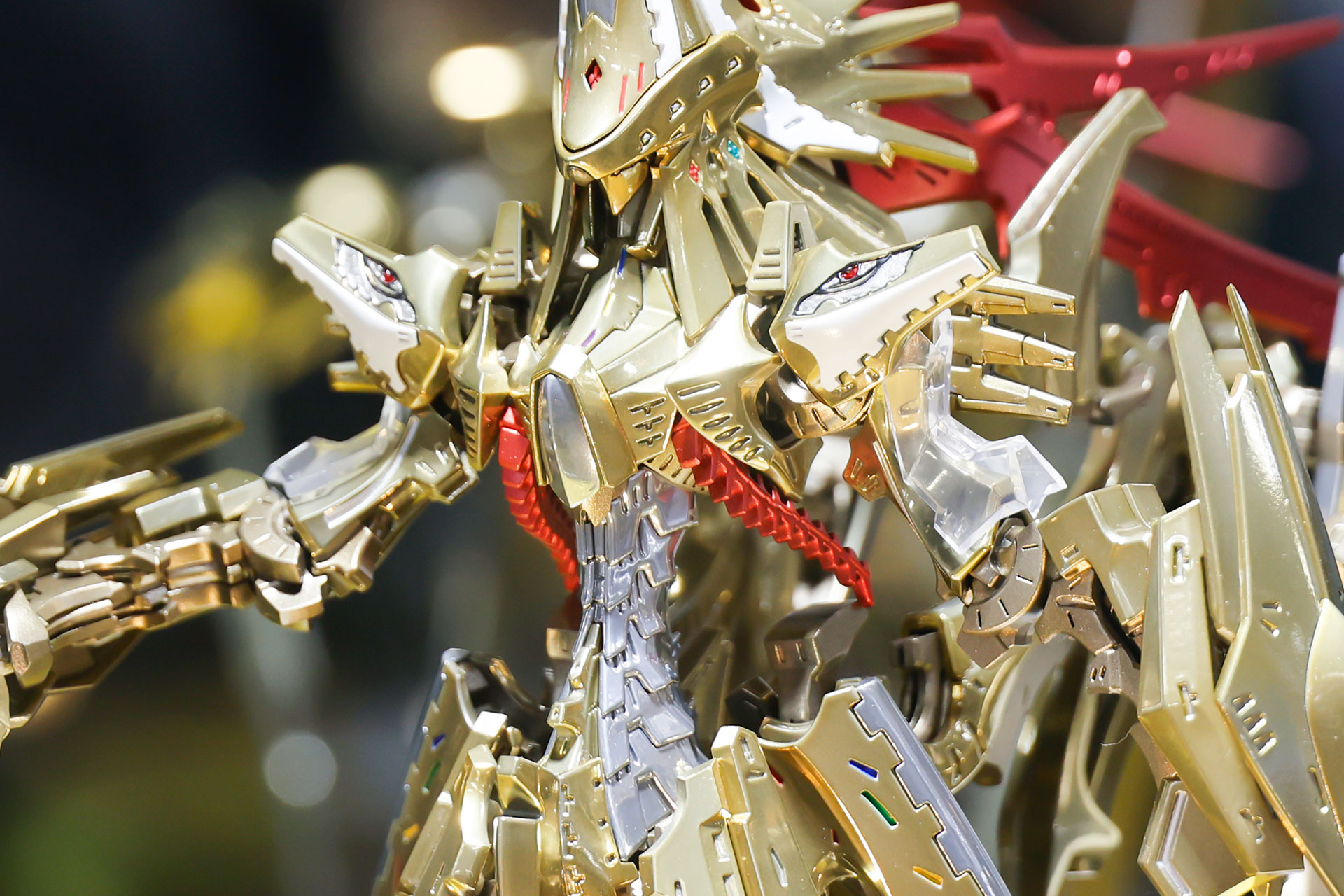 細いウエスト部分も特徴的だ