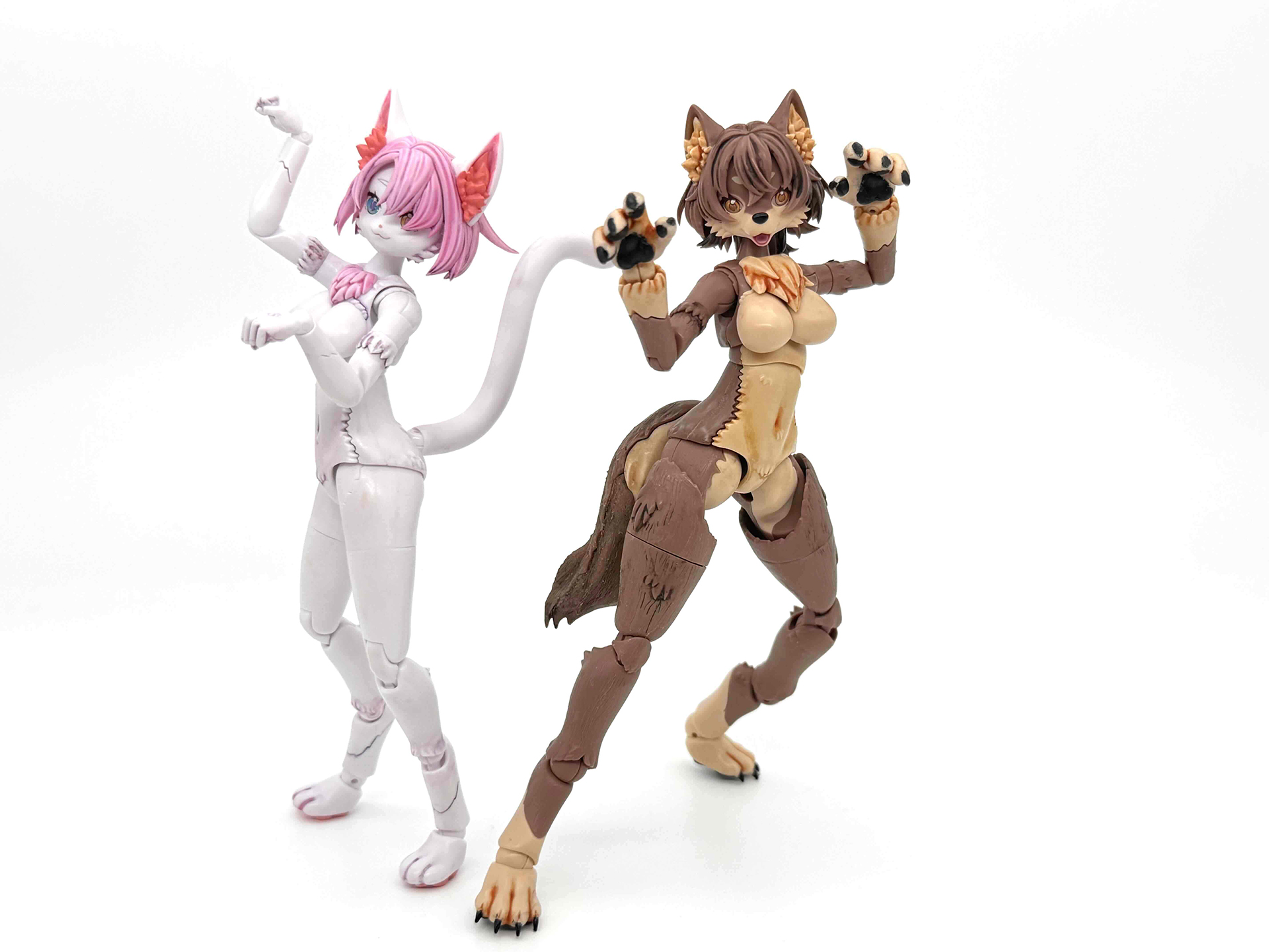 2体を並べてポーズを取らせると独特の味が生まれます