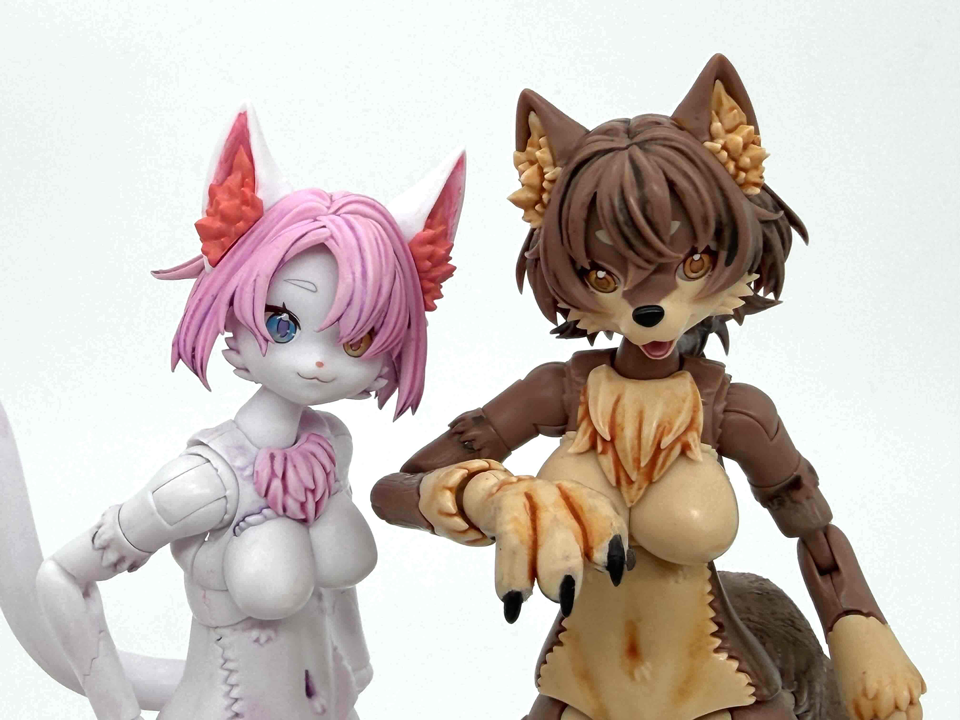 2体を並べてポーズを取らせると独特の味が生まれます