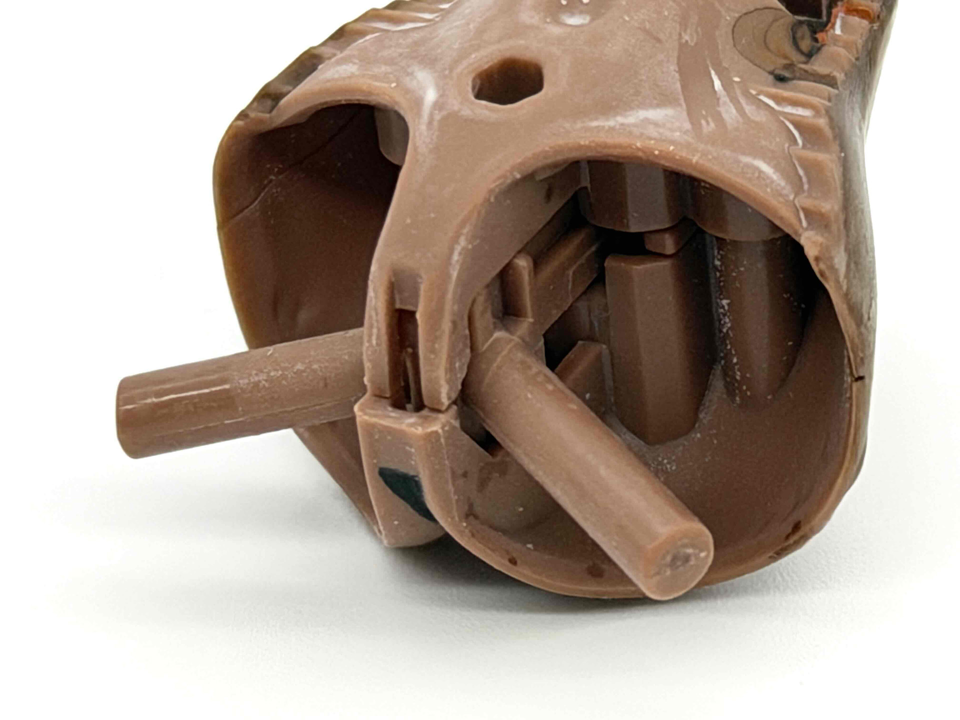 股関節はスライド可動するので可動域は広くなります