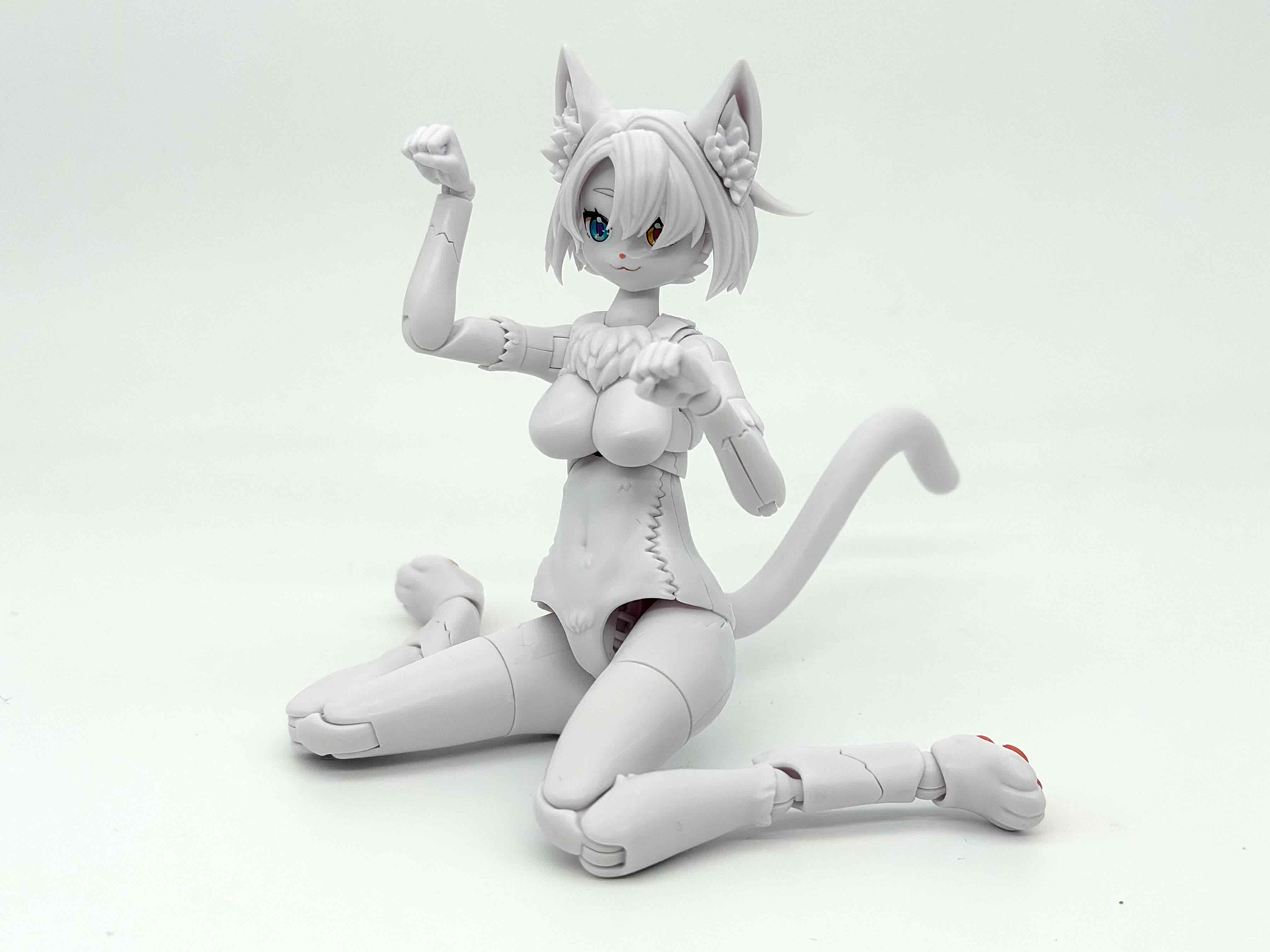 ちゃんと「女の子座り」も出来ます