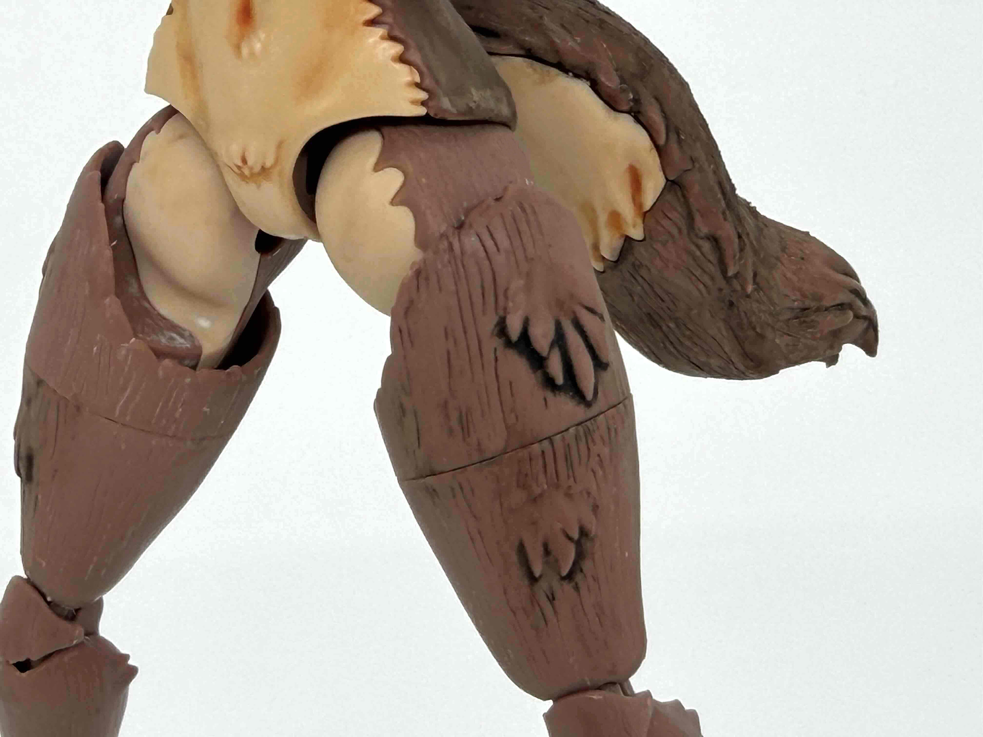 強調したい箇所にポイントを定めて全体のバランスを見ながら塗っていきます