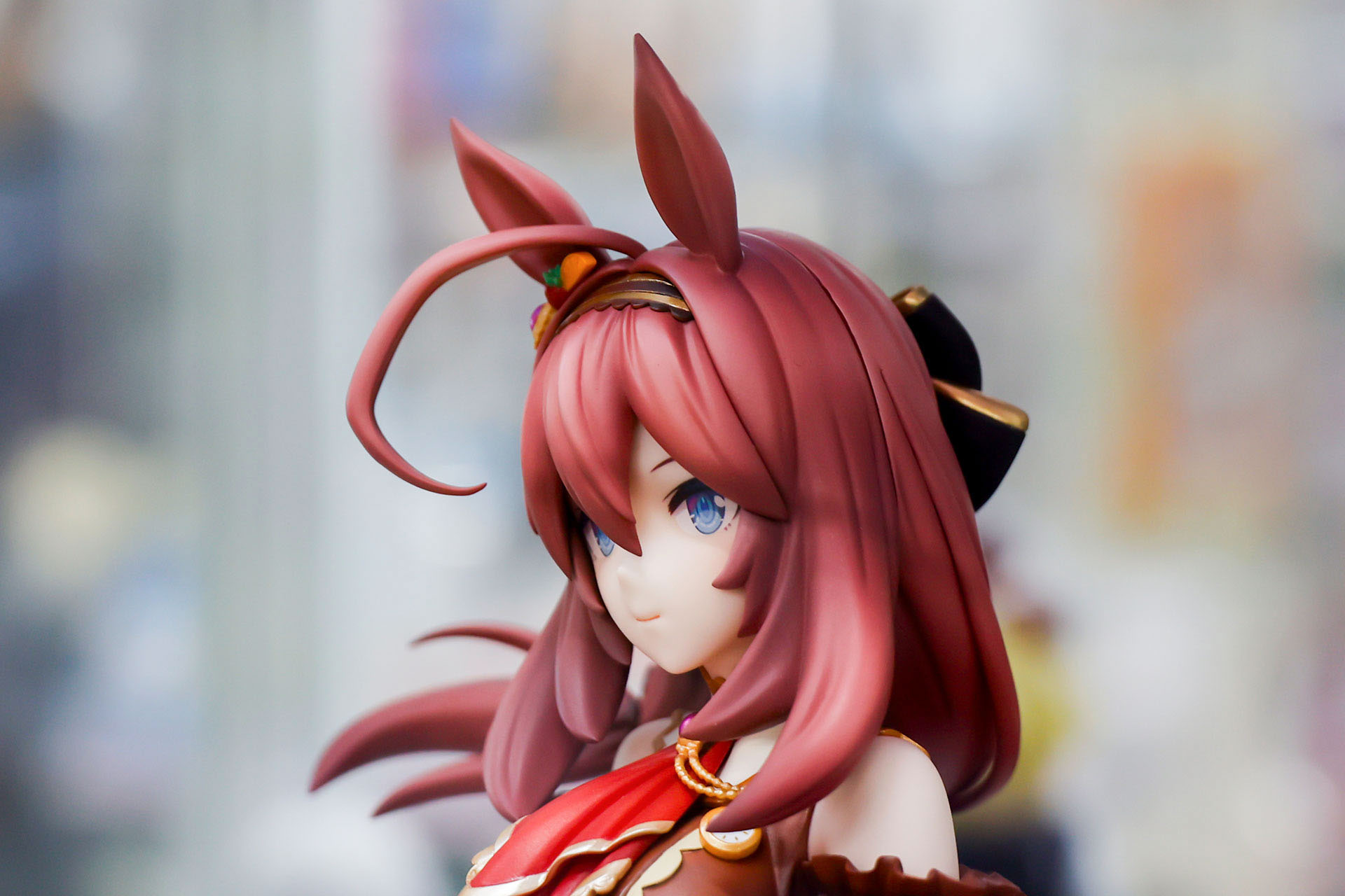 アホ毛の形も独特だ