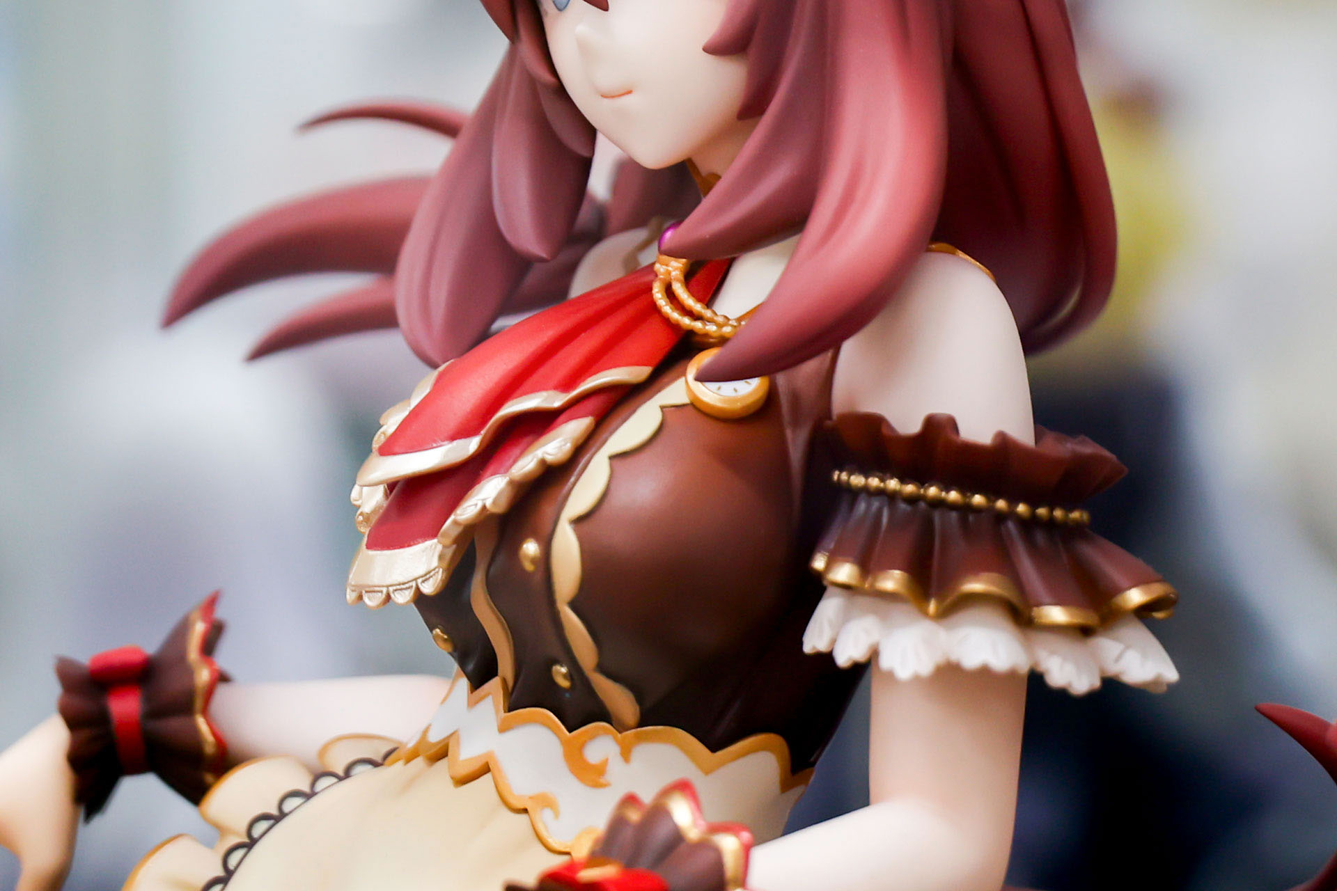 フリル部分など丁寧に作り込まれている