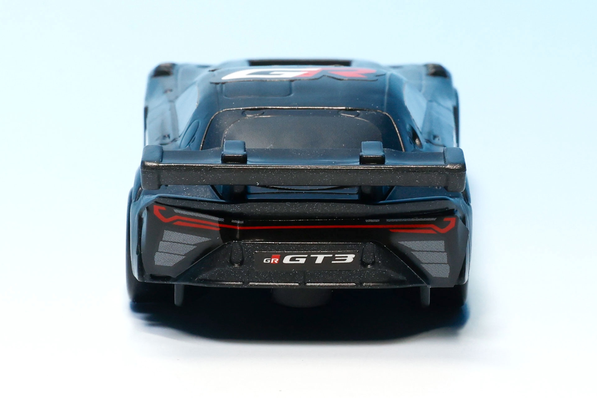 背面にも「GR GT3」のロゴが描かれている