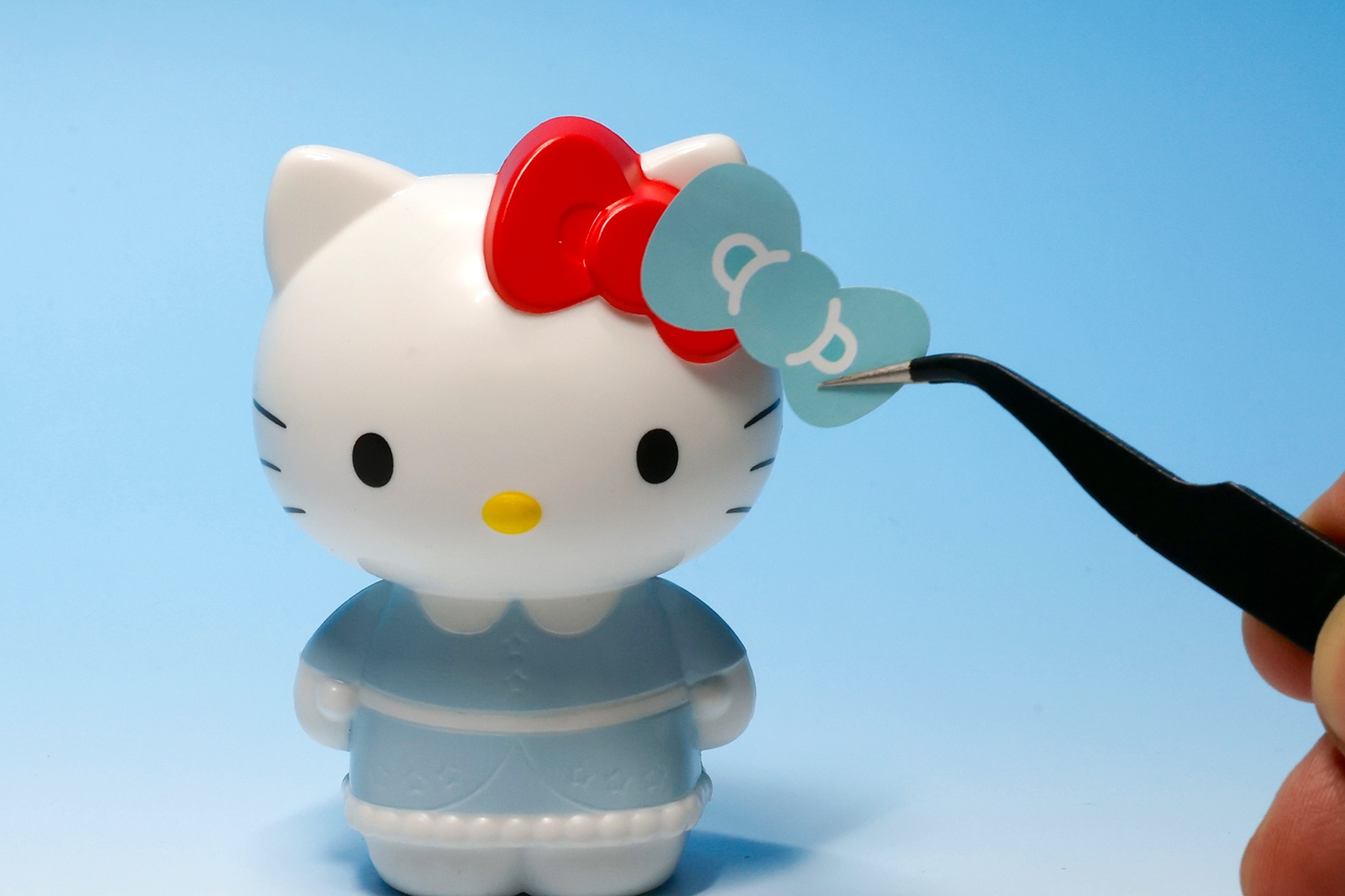 まずはシールを貼ってみよう