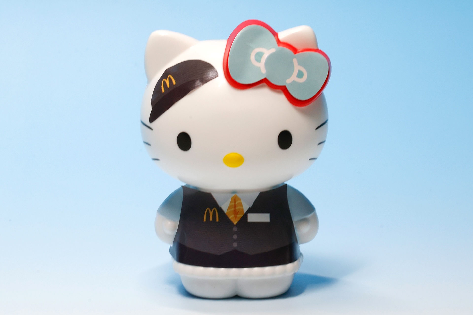 マクドナルドクルーユニフォームのシールを貼ったところ