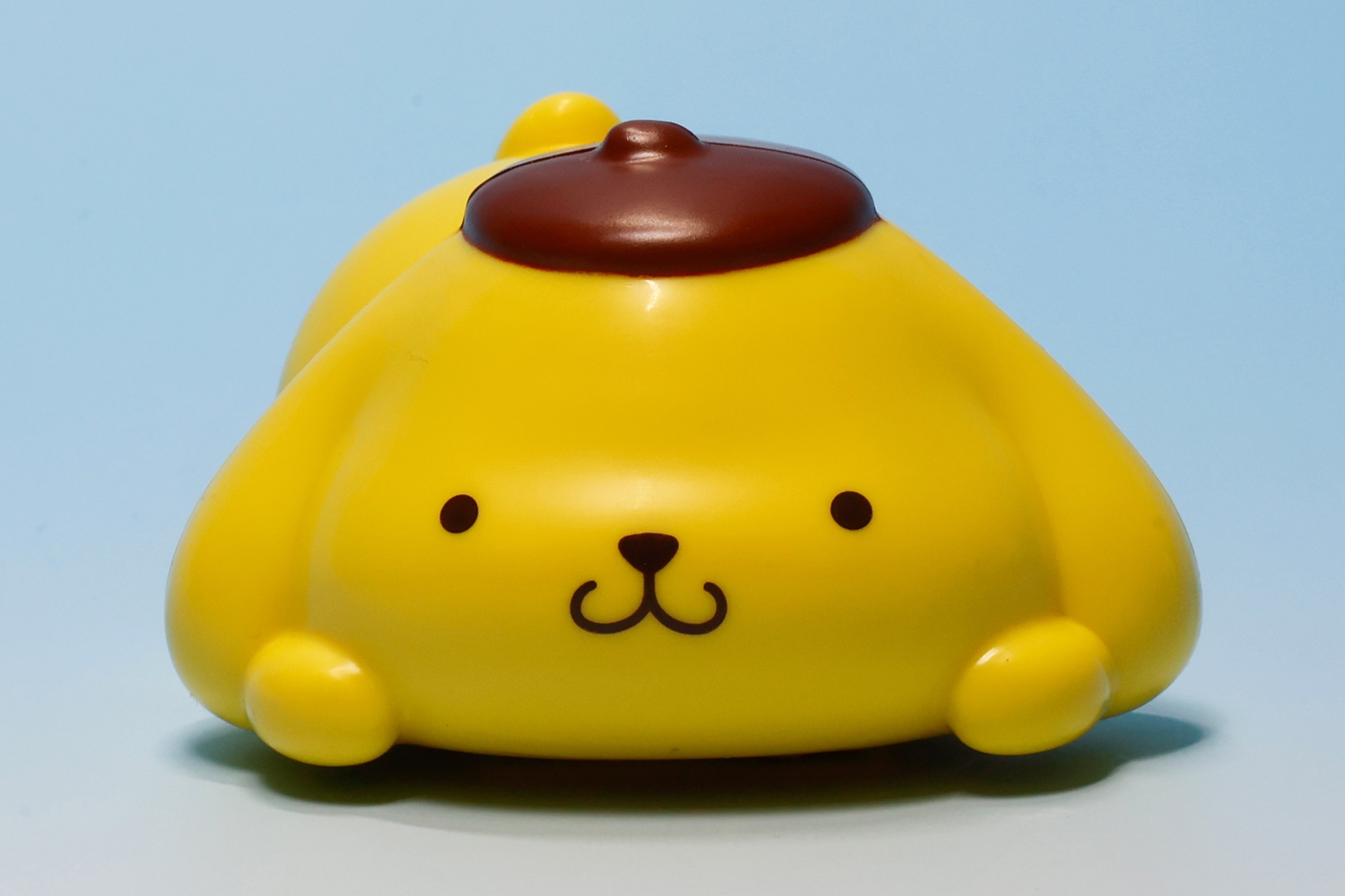 ポムポムプリンの可愛い顔を眺めているだけでも癒やされる