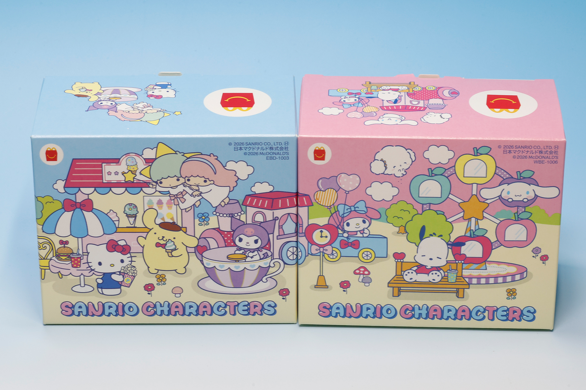 こちらが今回のおもちゃ箱。第1弾と第2弾で写真も異なっていることに加えて、並べると絵が繋がっているように見える