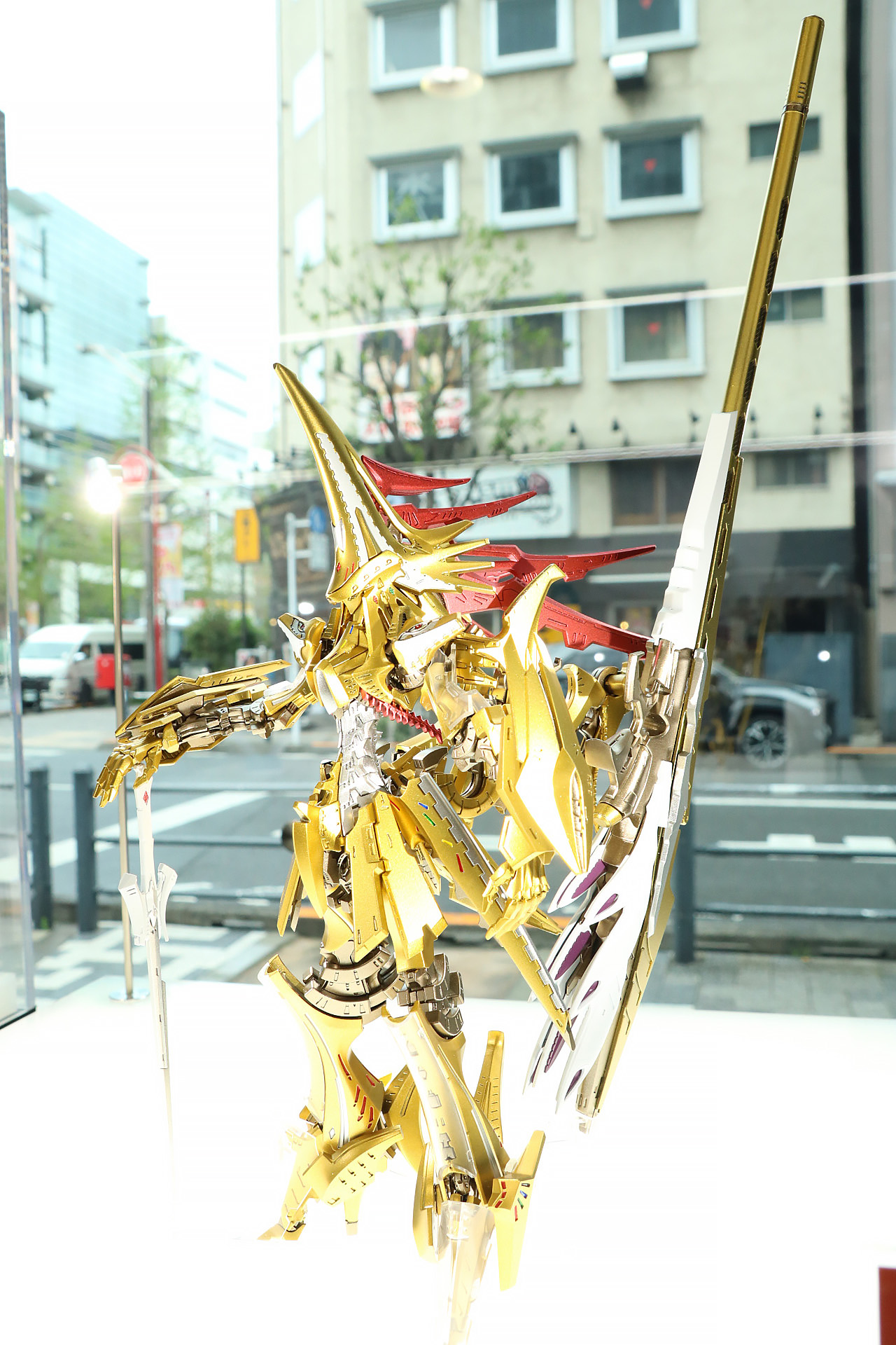 3段スイングするバスターランチャーを装備