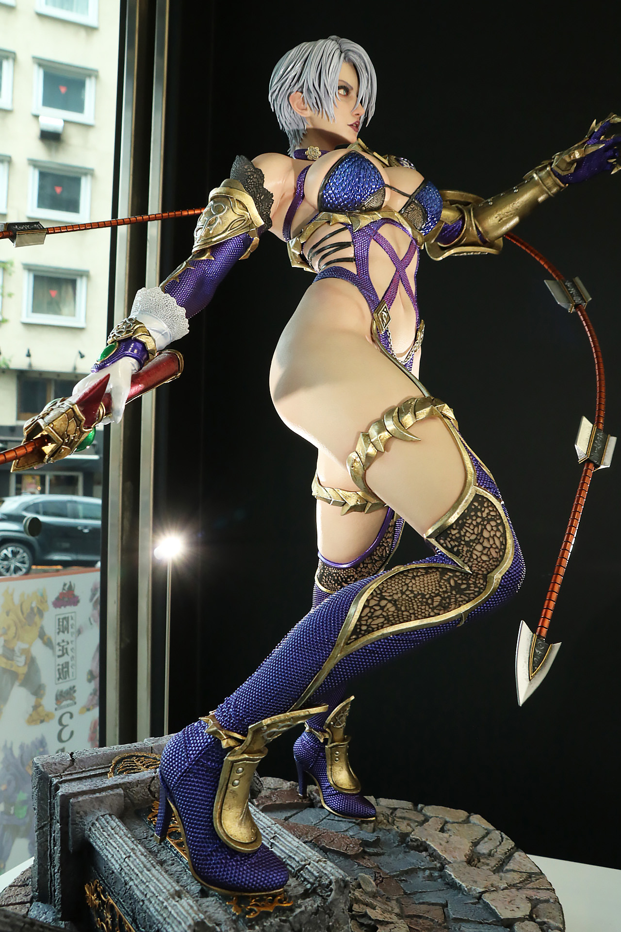 肉体美とポージングの重心までこだわったポージング