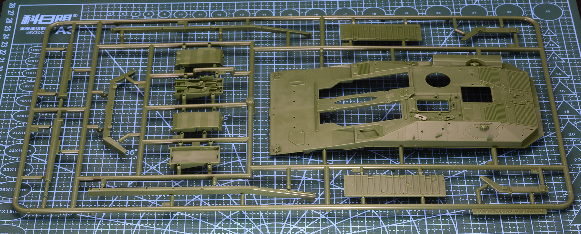 Eパーツは車体上部のパーツが多い