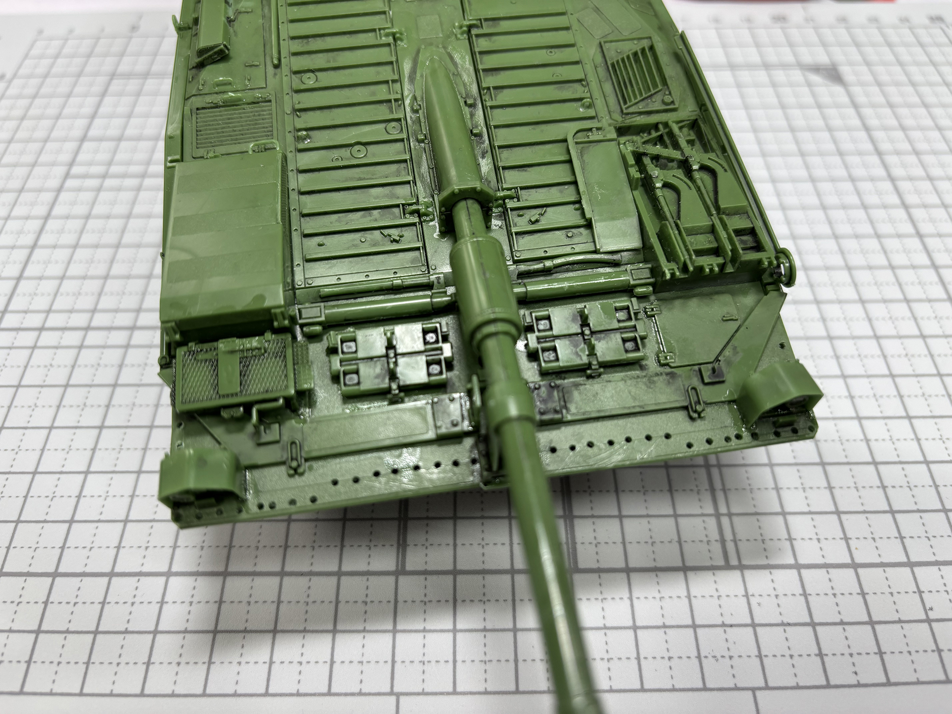 前面装甲や、砲身を押さえる