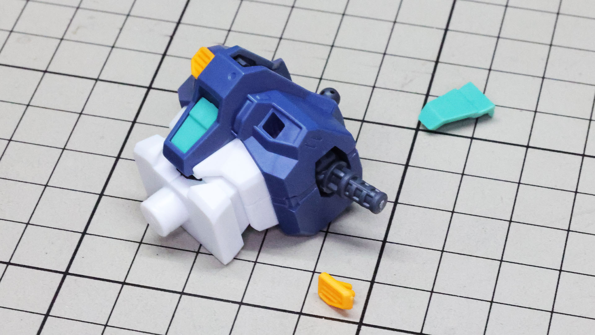 コックピットハッチや胸部ダクトは別パーツ化されています