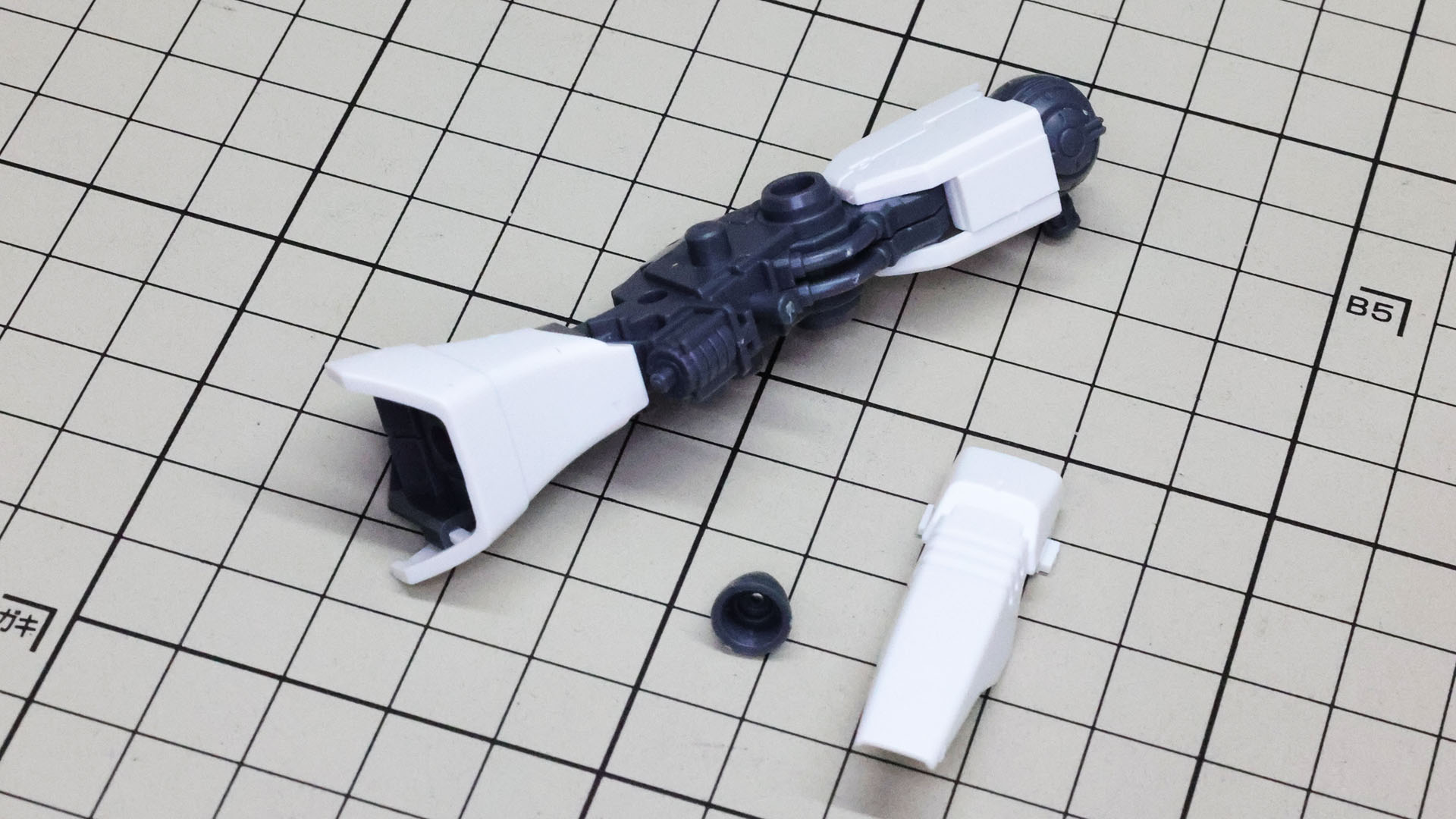 ふくらはぎ部のノズルは別パーツ化され、カバーもあります