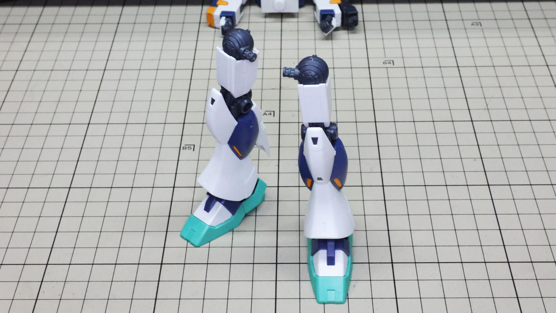 組み上がった脚部。スラっとしていていい感じです