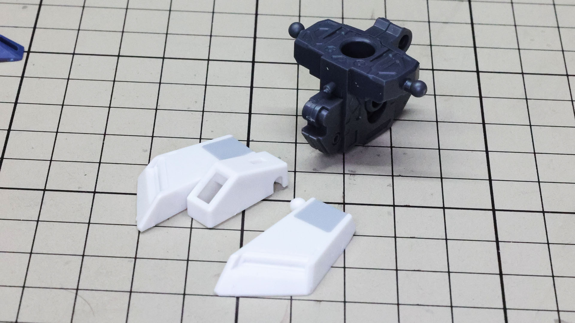 リアアーマーも左右に分割できます