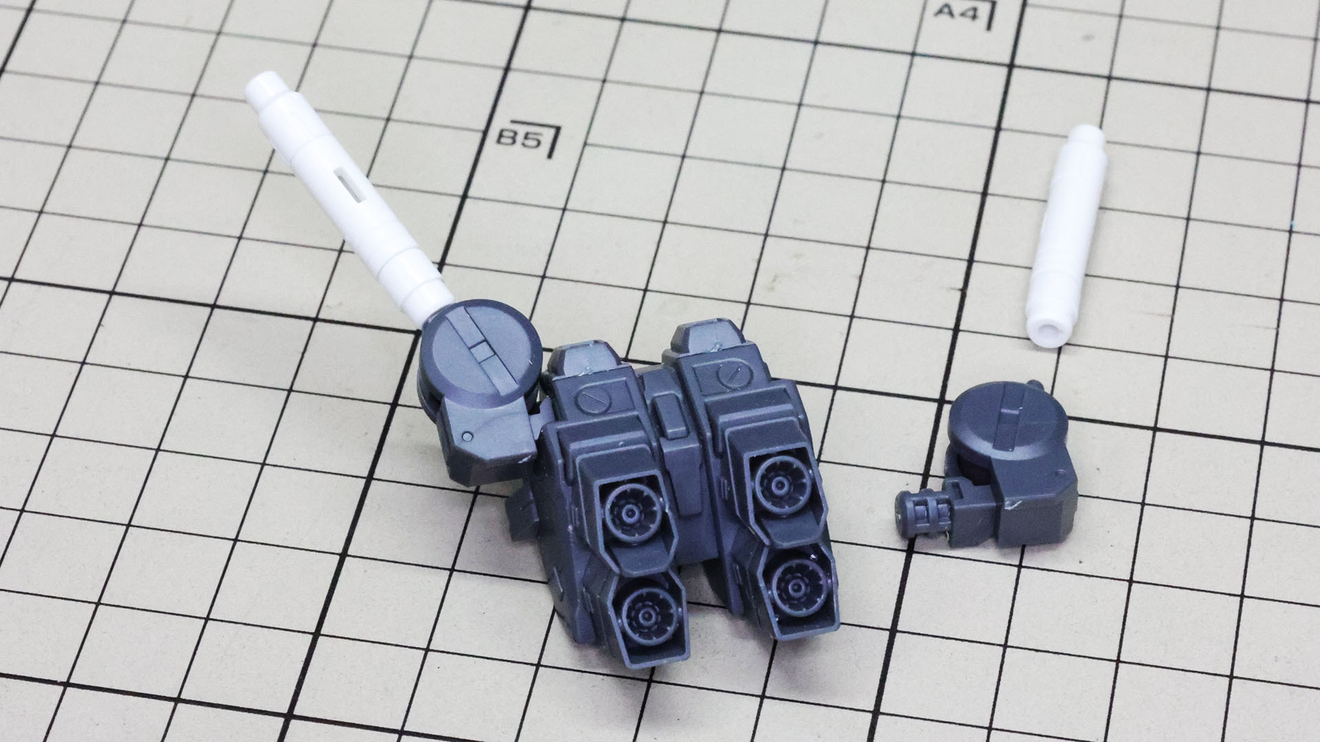 軸受け部で交換でき、アリュゼウスの装備などが取り付けられることになります