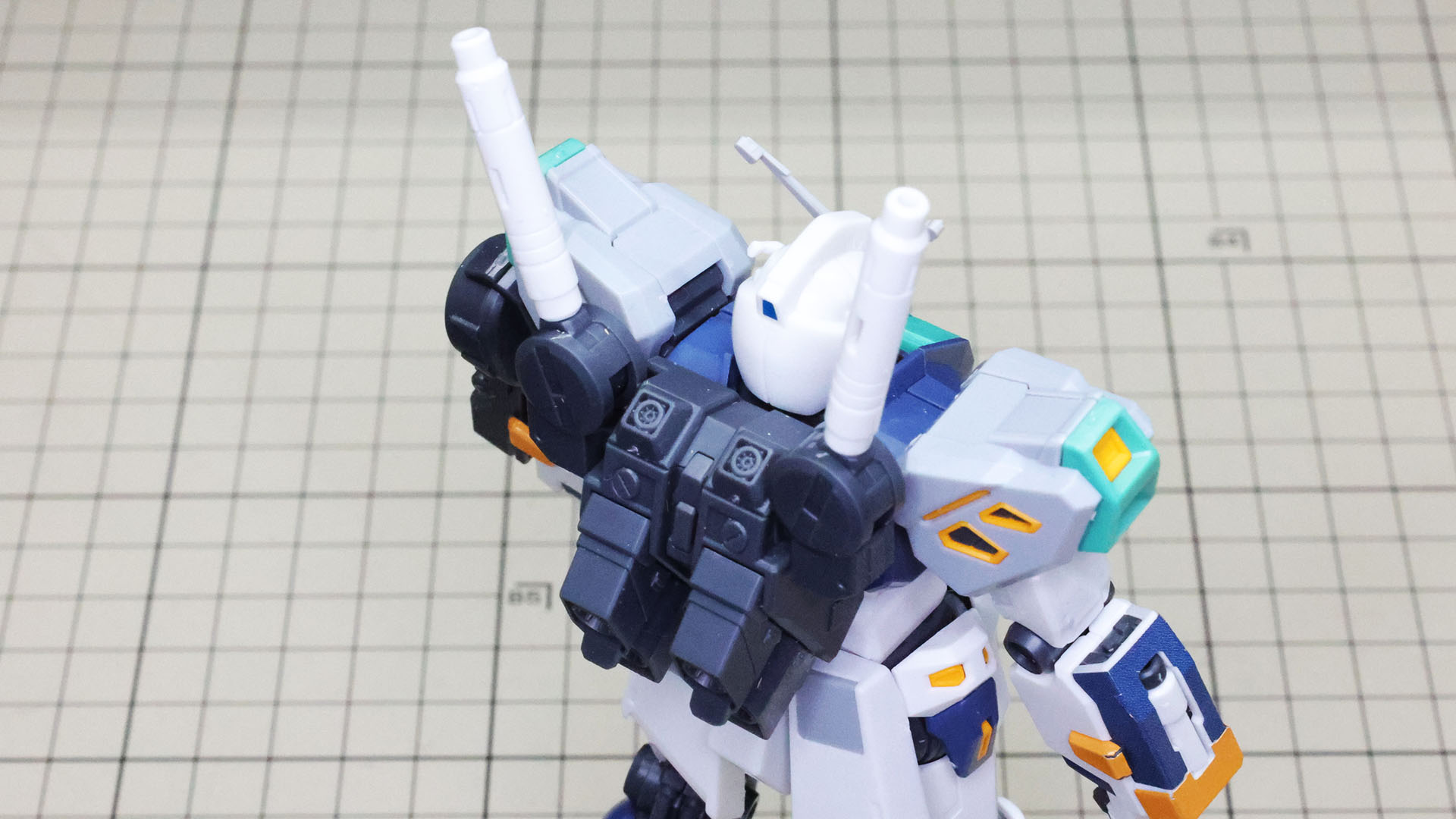 ビーム・サーベルはかなり大きいサイズ感です