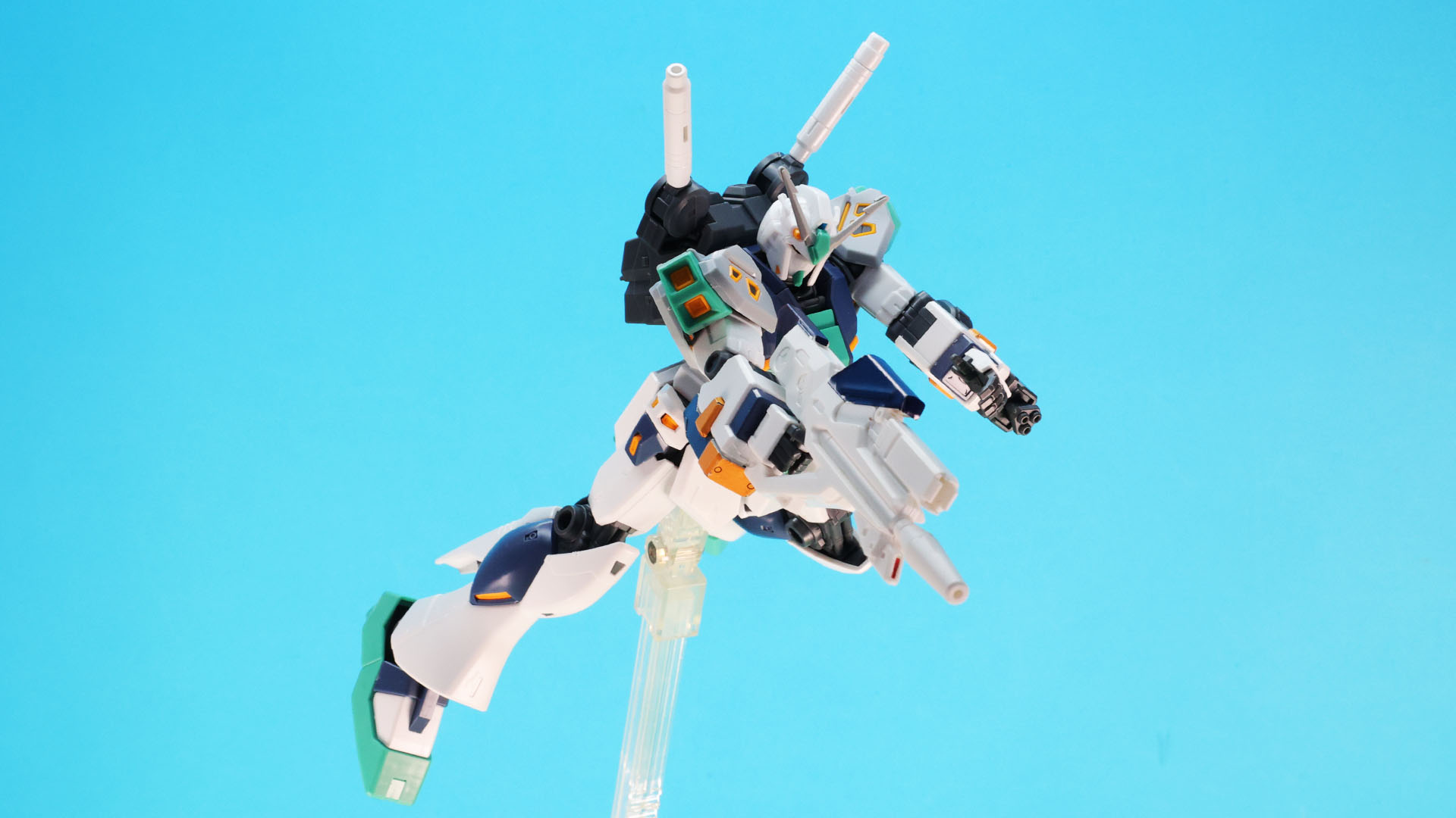 広い可動範囲でアクションが楽しめます