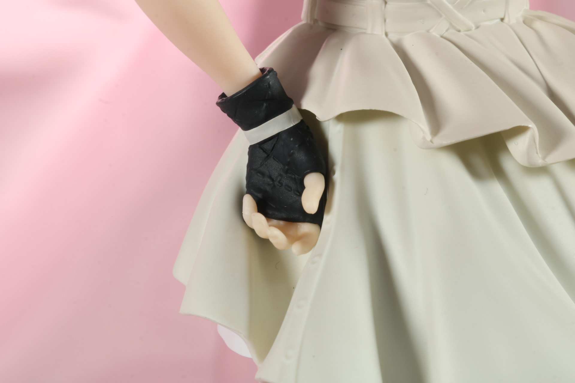 グローブもステッチまで再現されている