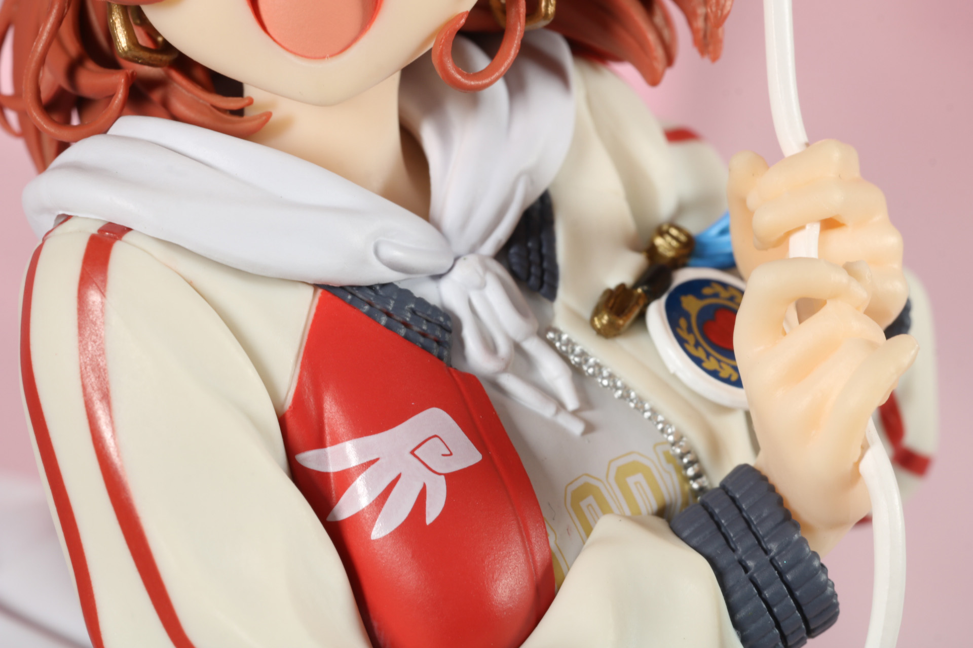 紐やジッパーなどの細かい部分まで作り込まれている