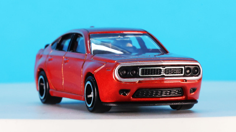 初回特別仕様は華やかなレッド！やはり赤い車は憧れます！