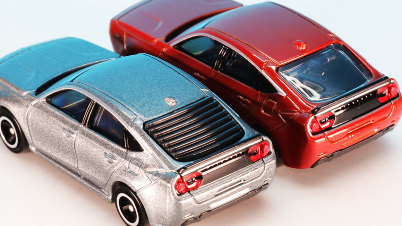 通常仕様にはオプション装備のガラスルーバーが！