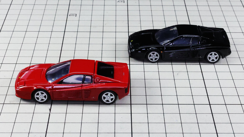 サイド：名車テスタロッサを引き継いだことがよくわかるサイドフィン