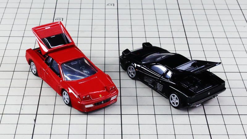 アクション：リトラクタブルライト可動、エンジンフード開閉