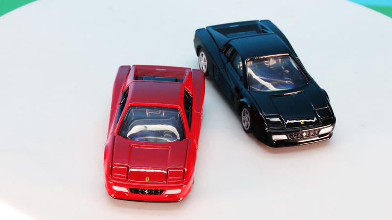 この姿に憧れたものですがトミカプレミアムで手の中に納まります