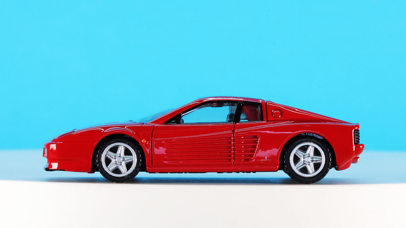 通常仕様の美しいレッドはフェラーリの象徴です