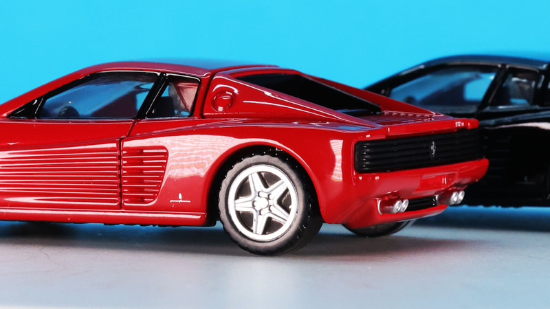 5穴になり、スポークの溝がシャープです