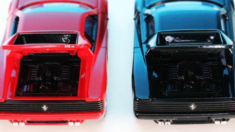 その中にはもちろんV12エンジンが見えます。フェラーリの咆哮が聞こえてきそうです