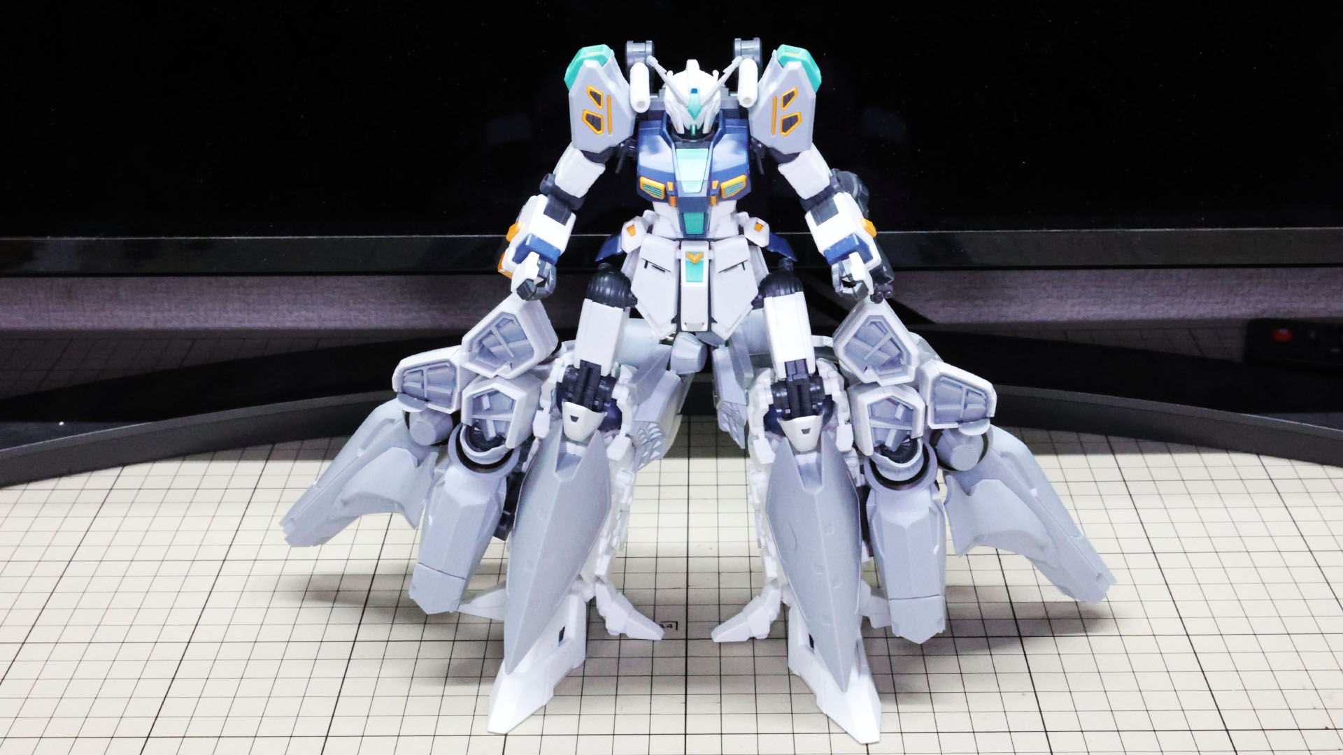 現状で立たせてみました。すごいバランスです