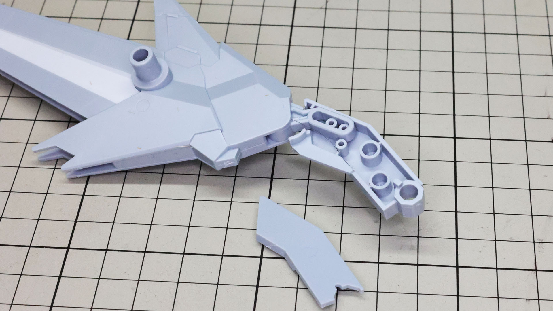 接続部を組んでいきます。中には伸縮機構があります