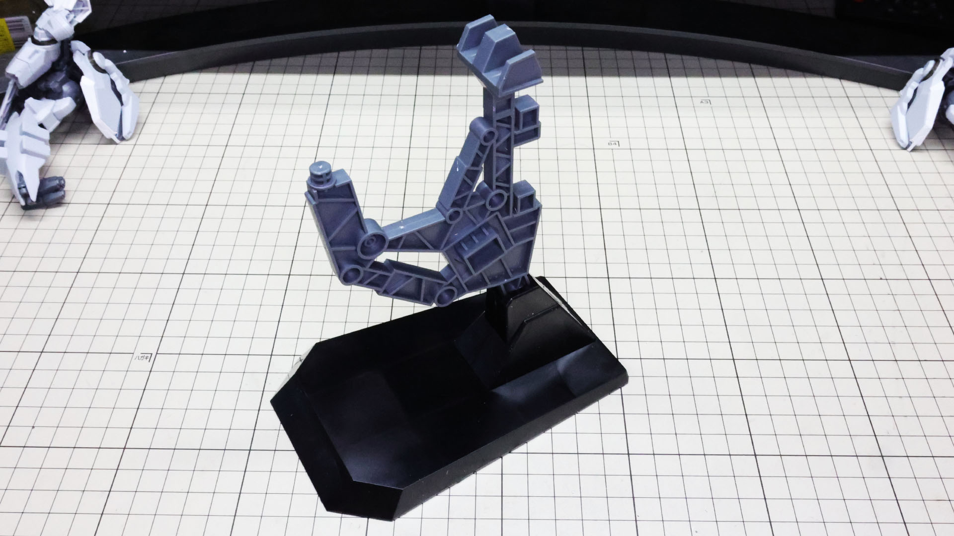 アームは垂直状態と……