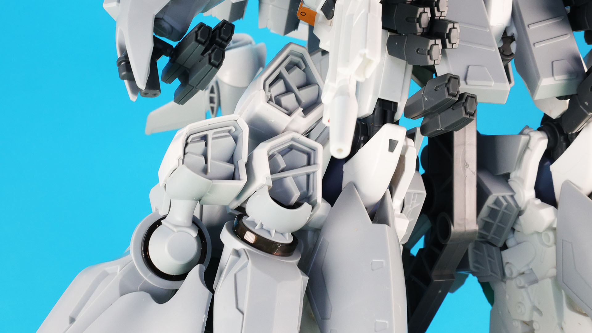 脚部外側の推進機はみっちり集合しています