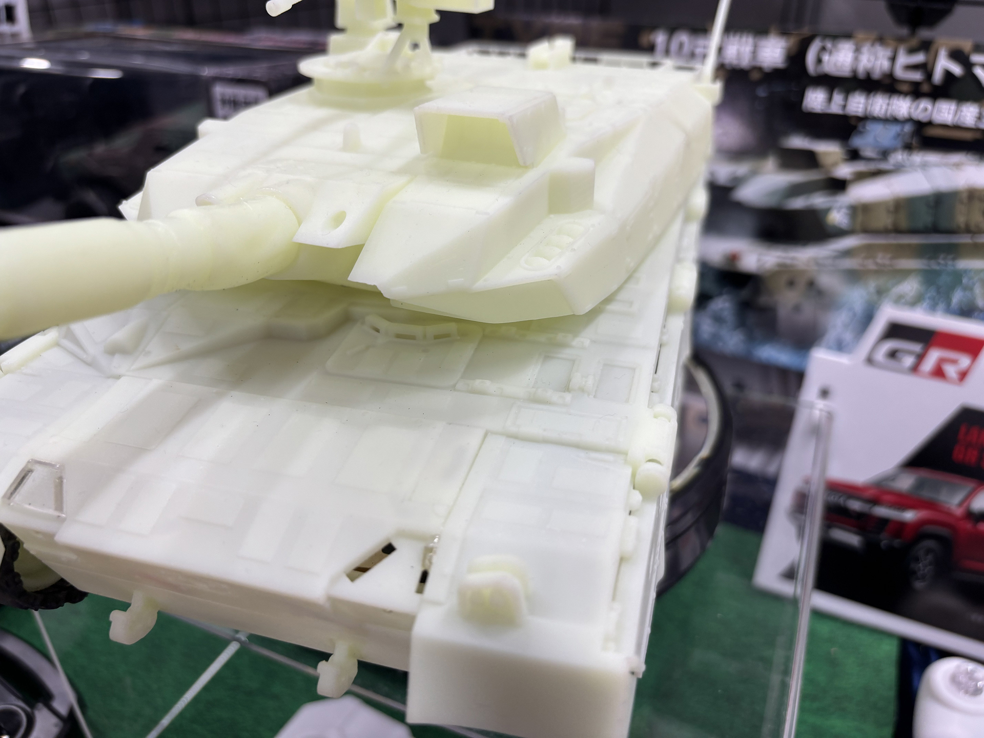 砲塔の上にあるのは車長用独立視察照準器