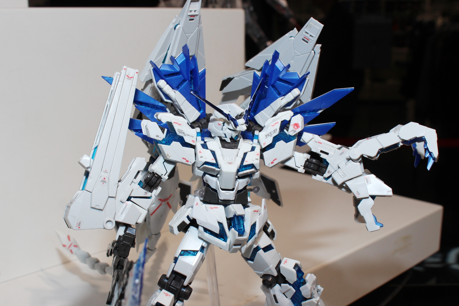 ダイバーシティ東京の等身大ユニコーンガンダムの演出映像「機動戦士ガンダムUC ペルフェクティビリティ」に登場した機体だ