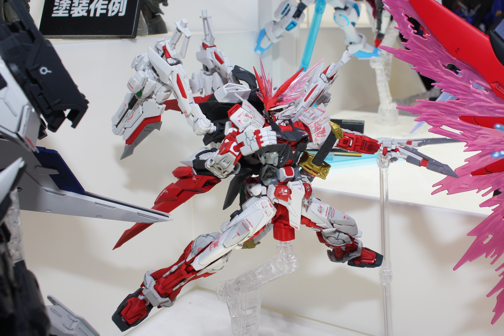 「RG 1/144 ガンダムアストレイ レッドドラゴン」。2026年2月発送（1次予約分）。価格は4,950円。プレミアムバンダイ販売商品